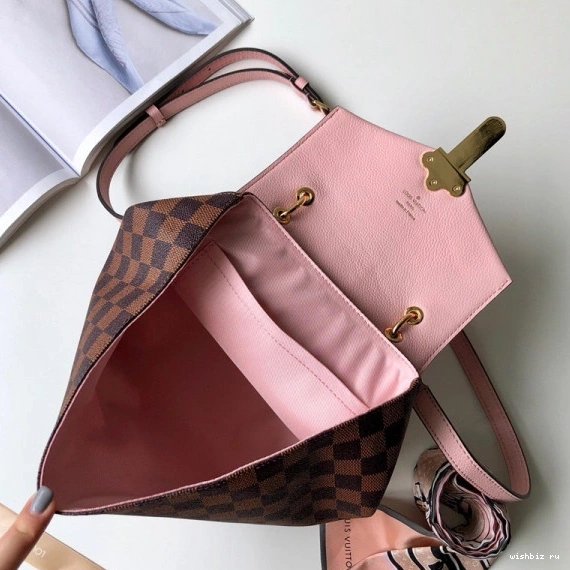 WIS CHANELapton Vuitton Louis Backpack 0826
